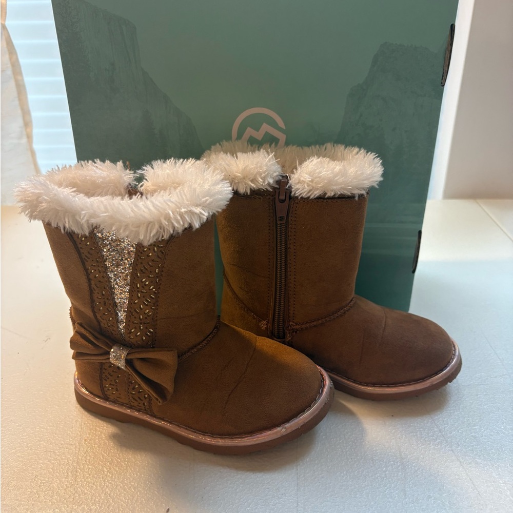 Magellan Outdoors Brown Kids Boots with Faux Fur and Glitter